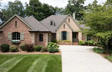 131 Mountain View Dr, Crossville, TN 38558