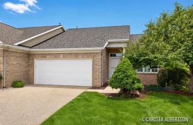 2555 GRACEPOINT CT 40, GAINESCHARTERTOWN..., Gaineschartertownship_kent, MI 49316