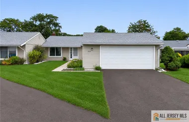 21 CELTIS PLZ 21B, MONROE, NJ, 08831, Monroe, NJ 08831