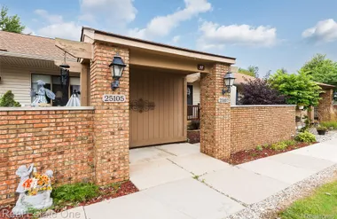 25107 HAMILTON CT 4, SOUTHLYONCITY_OAKLA..., Southlyoncity_oakland, MI 48178