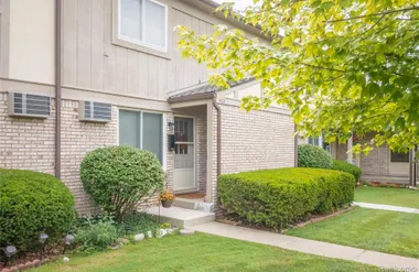61021 HERITAGE BLVD # 4, SOUTH LYON, MI,..., South Lyon, MI 48178
