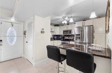 9420 S HOLLYBROOK LAKE DR 206, PEMBROKE ..., Pembroke Pines, FL 33025