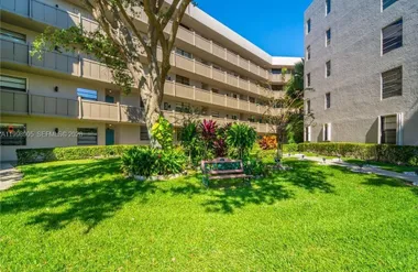 1100 COLONY POINT CIR 105, PEMBROKE PINE..., Pembroke Pines, FL 33026