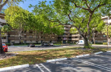 901 COLONY POINT CIR 521, PEMBROKE PINES..., Pembroke Pines, FL 33026