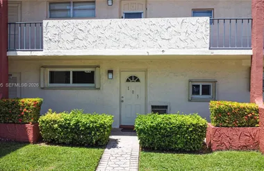 300 S HOLLYBROOK DR 105, PEMBROKE PINES,..., Pembroke Pines, FL 33025