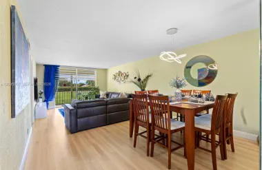 9820 S HOLLYBROOK LAKE DR 208, PEMBROKE ..., Pembroke Pines, FL 33025