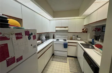 12950 SW 7TH CT 210A, PEMBROKE PINES, FL..., Pembroke Pines, FL 33027