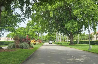 9823 S HOLLYBROOK LAKE DR 310, PEMBROKE ..., Pembroke Pines, FL 33025
