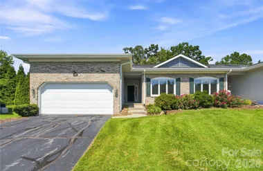 14 COUNTRY MEADOWS LN, HENDERSONVILLE, N..., Hendersonville, NC 28792