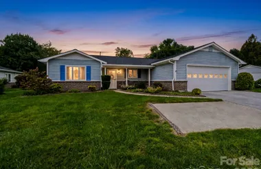 300 DELLFORD CT, HENDERSONVILLE, NC, 287..., Hendersonville, NC 28792