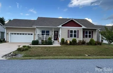 27 DAY LILLY CT, HENDERSONVILLE, NC, 287..., Hendersonville, NC 28739