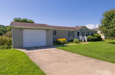 448 RIVERWIND DR, HENDERSONVILLE, NC, 28..., Hendersonville, NC 28739