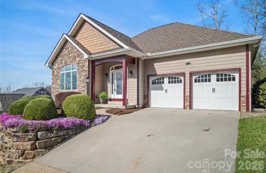 84 DEEP VALLEY LN, HENDERSONVILLE, NC, 2..., Hendersonville, NC 28791