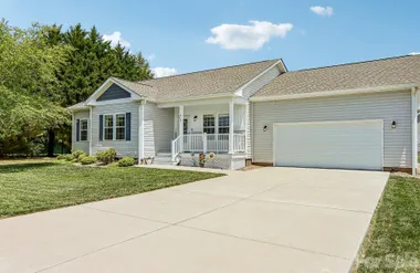 464 RIVERWIND DR, HENDERSONVILLE, NC, 28..., Hendersonville, NC 28739