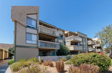 324 CHESTNUT HILL CT 14, THOUSAND OAKS, ..., Thousand Oaks, CA 91360