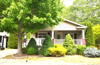 1661 OLD COUNTRY RD 516, RIVERHEAD, NY, ..., Riverhead, NY 11901