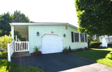 105 W VILLAGE CIR 105, BROOKHAVEN, NY, 1..., Brookhaven, NY 11949