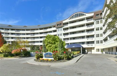 100 HARBOR VIEW DR 117, NORTH HEMPSTEAD,..., North Hempstead, NY 11050