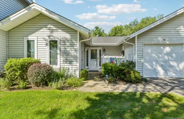 111 FAIRFIELD DR 111, SMITHTOWN, NY, 117..., Smithtown, NY 11780