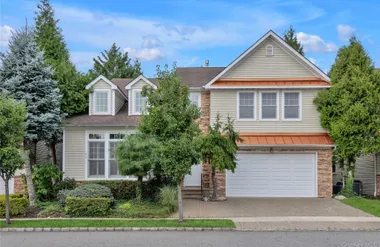 95 W OVERLOOK, NORTH HEMPSTEAD, NY, 1105..., North Hempstead, NY 11050