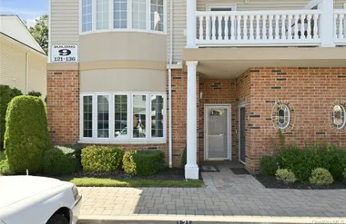 121 FRANCESCA WAY, BABYLON, NY, 11701, Babylon, NY 11701