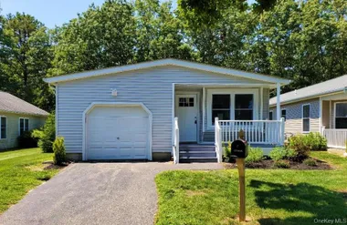201 VILLAGE CIR, BROOKHAVEN, NY, 11949, Brookhaven, NY 11949