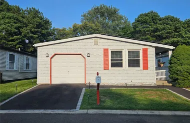 124 VILLAGE CIR 124, BROOKHAVEN, NY, 119..., Brookhaven, NY 11949