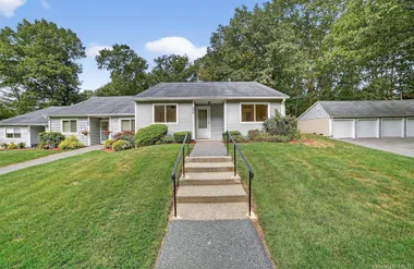 159 CARRIAGE CT C, YORKTOWN HEIGHTS, NY,..., Yorktown Heights, NY 10598