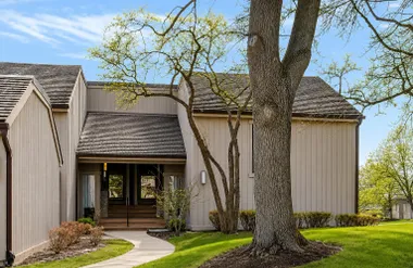 83 THORNHILL LN B, LAKE BARRINGTON, IL, ..., Lake Barrington, IL 60010