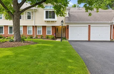 585 EDINBURGH LN B, PROSPECT HEIGHTS, IL..., Prospect Heights, IL 60070