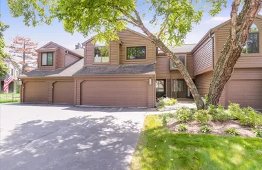 355 INDIAN PT, LAKE BARRINGTON, IL, 6001..., Lake Barrington, IL 60010