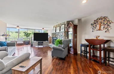 10903 GLEN ACRES DR B, SEATTLE, WA, 9816..., Seattle, WA 98168