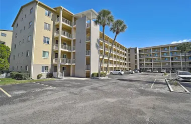 3585 LAKE BAYSHORE DR J-301, BRADENTON, ..., Bradenton, FL 34205