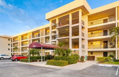 7461 W COUNTRY CLUB DR 404, SARASOTA, FL..., Sarasota, FL 34243