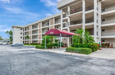 7461 W COUNTRY CLUB DR 203, SARASOTA, FL..., Sarasota, FL 34243