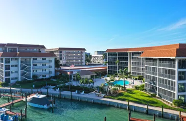 222 HARBOUR DR 114, NAPLES, FL, 34103, Naples, FL 34103