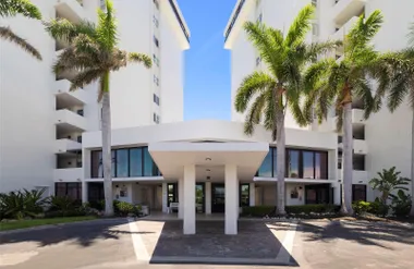 19 WHISPERING SANDS DR 201, SARASOTA, FL..., Sarasota, FL 34242