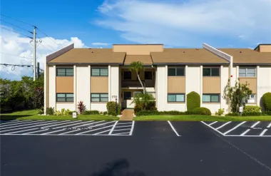 2756 CLUBHOUSE DR 202, SARASOTA, FL, 342..., Sarasota, FL 34232
