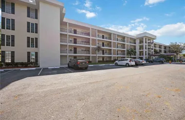 7461 W COUNTRY CLUB DR 207, SARASOTA, FL..., Sarasota, FL 34243