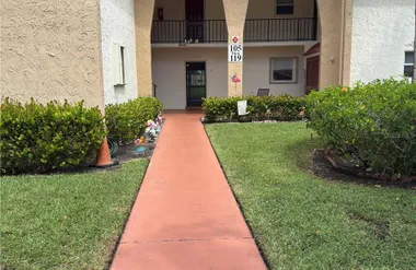 107 LAKE EVELYN DR 107, WEST PALM BEACH,..., West Palm Beach, FL 33411