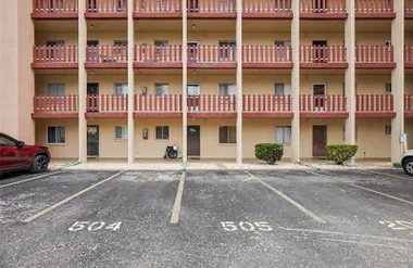 4009 LAKE BAYSHORE DR 105, BRADENTON, FL..., Bradenton, FL 34205