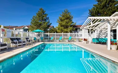 Lakeside Village Apartments - Salt Lake City, UT