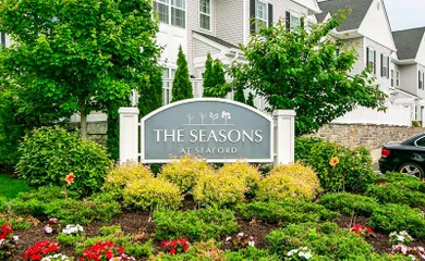 The Seasons at Seaford - Seaford, NY