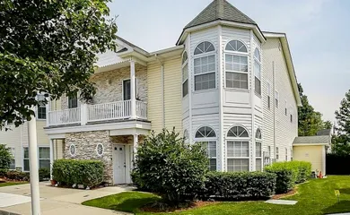 The Villas at Narragansett - Lindhurst, NY