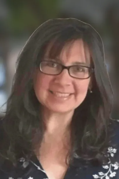 Photo of Rochelle Fennell