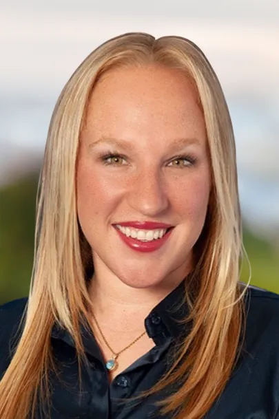 Photo of Lindsey Samuelsen