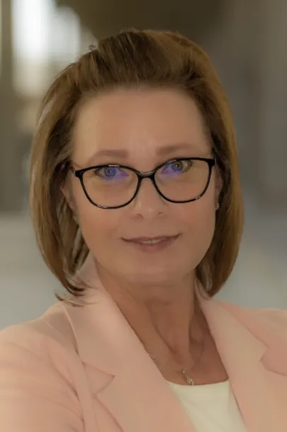 Photo of Lorie Gullian