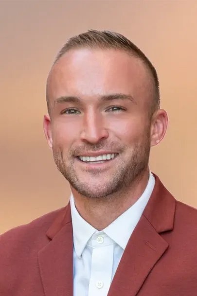 Photo of Brandon Warren