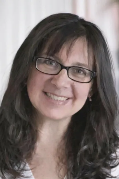 Photo of Rochelle Fennell