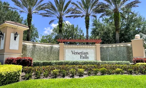 Venetian Falls - Venice, FL